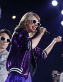 Taylor-Swift-on-The-1989-World-Tour-in-Des-Moines-3