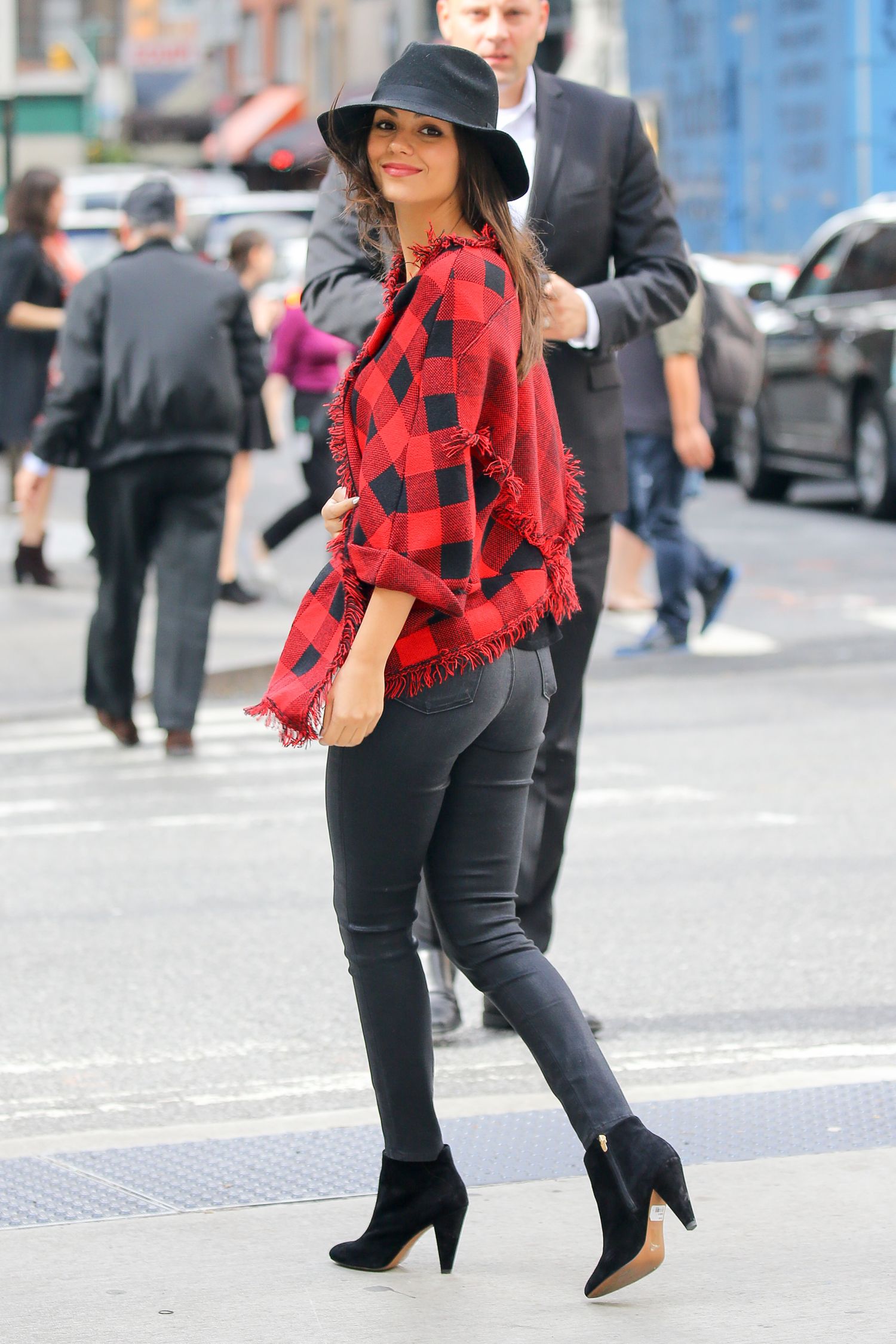 Victoria-Justice-Out-and-About-in-NYC-2
