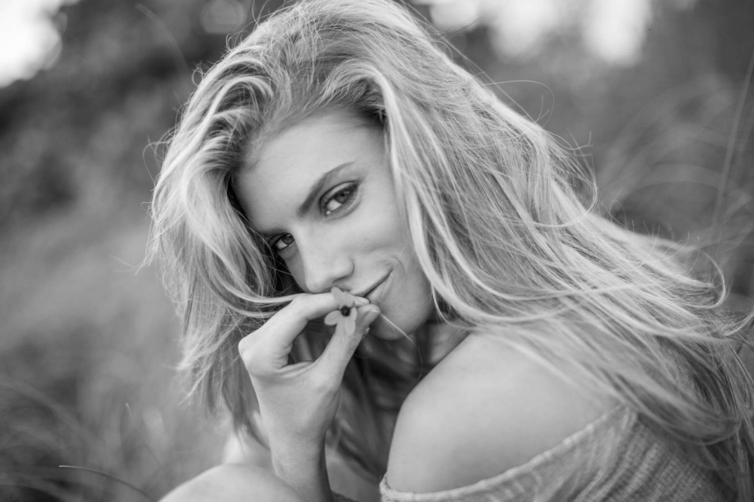 Charlotte-McKinney-807