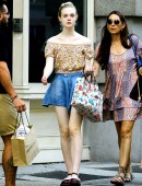 Elle-Fanning-Shopping-NYC-2