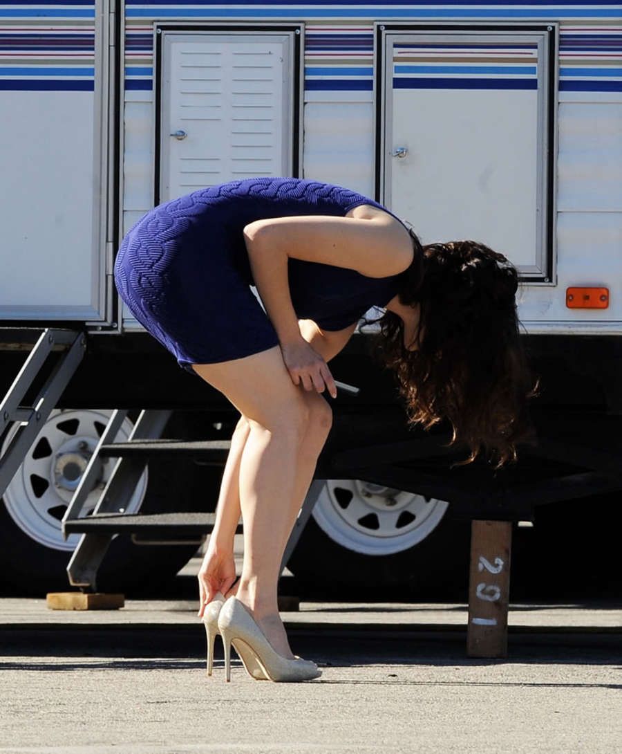Emmy-Rossum-Set-of-Shameless-LA-5