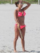 Eva-Longoria-Pink-Bikini-Miami-1