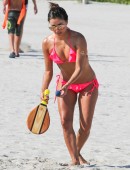 Eva-Longoria-Pink-Bikini-Miami-3