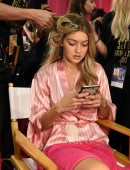 Gigi-Hadid -2015-Victoria’s-Secret-Fashion-Show-NYC-2