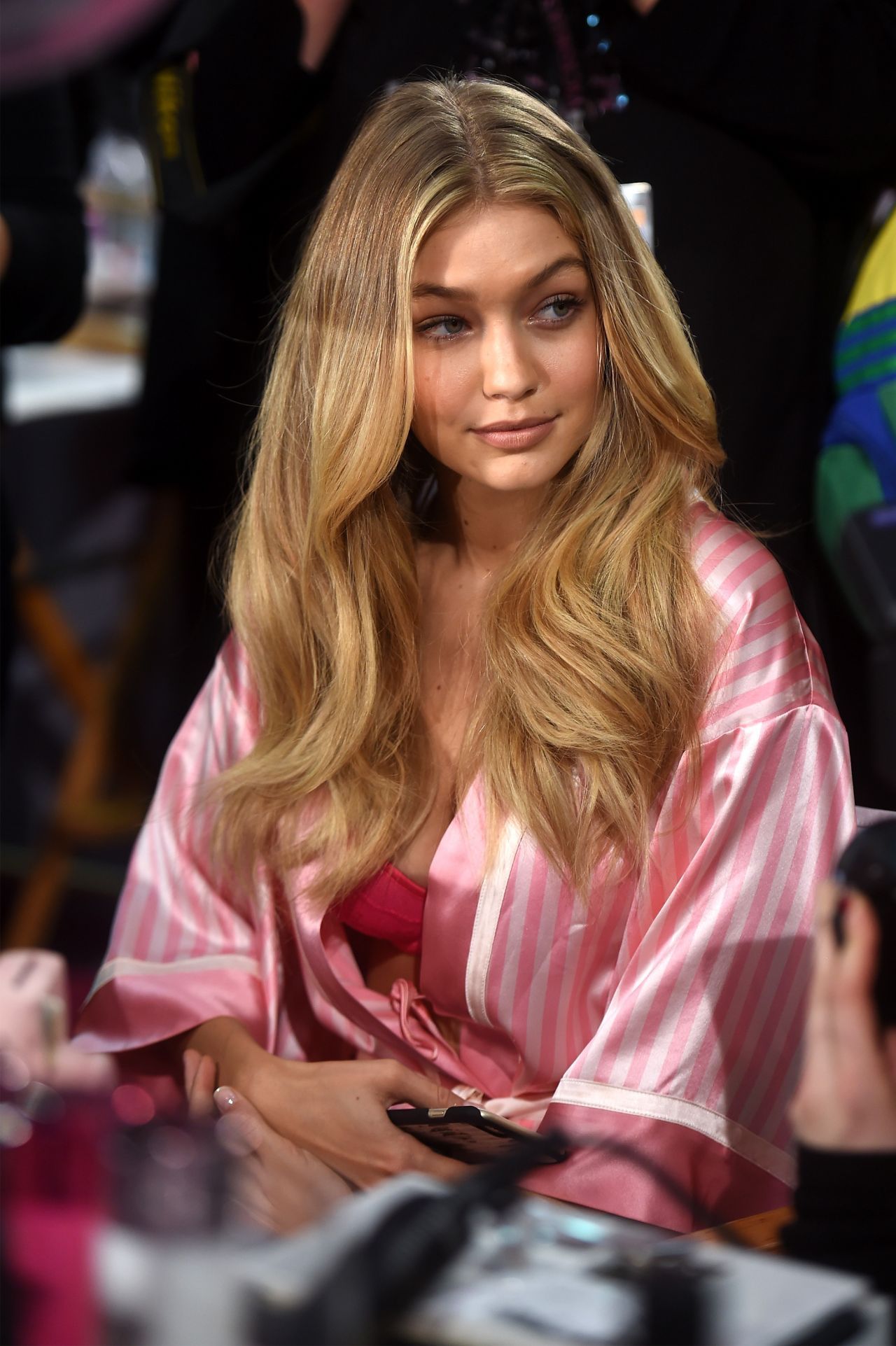 Gigi-Hadid -2015-Victoria’s-Secret-Fashion-Show-NYC-5