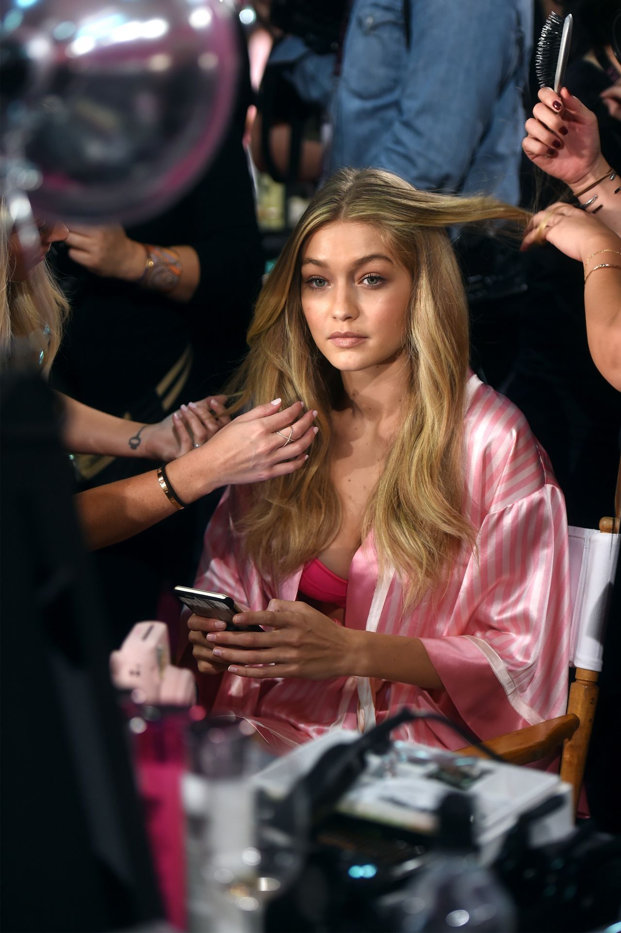 Gigi-Hadid -2015-Victoria’s-Secret-Fashion-Show-NYC-6