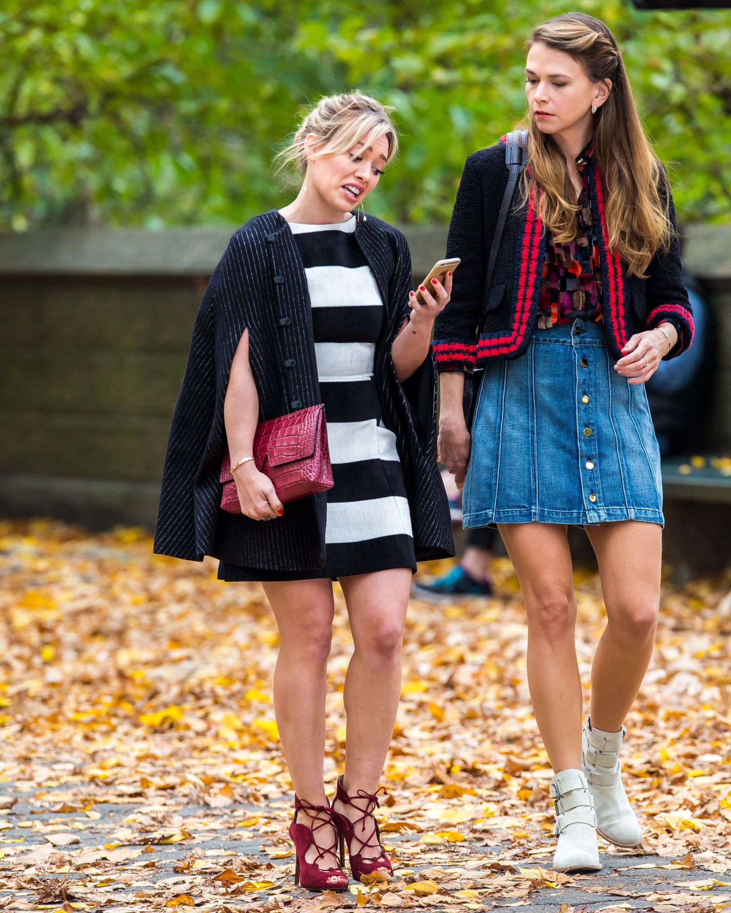 Hilary-Duff-on-the-Set-of-Younger-in-NY-4