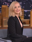 Jennifer-Lawrence-The-Tonight-Show-Starring-Jimmy-Fallon-in-NYC-2