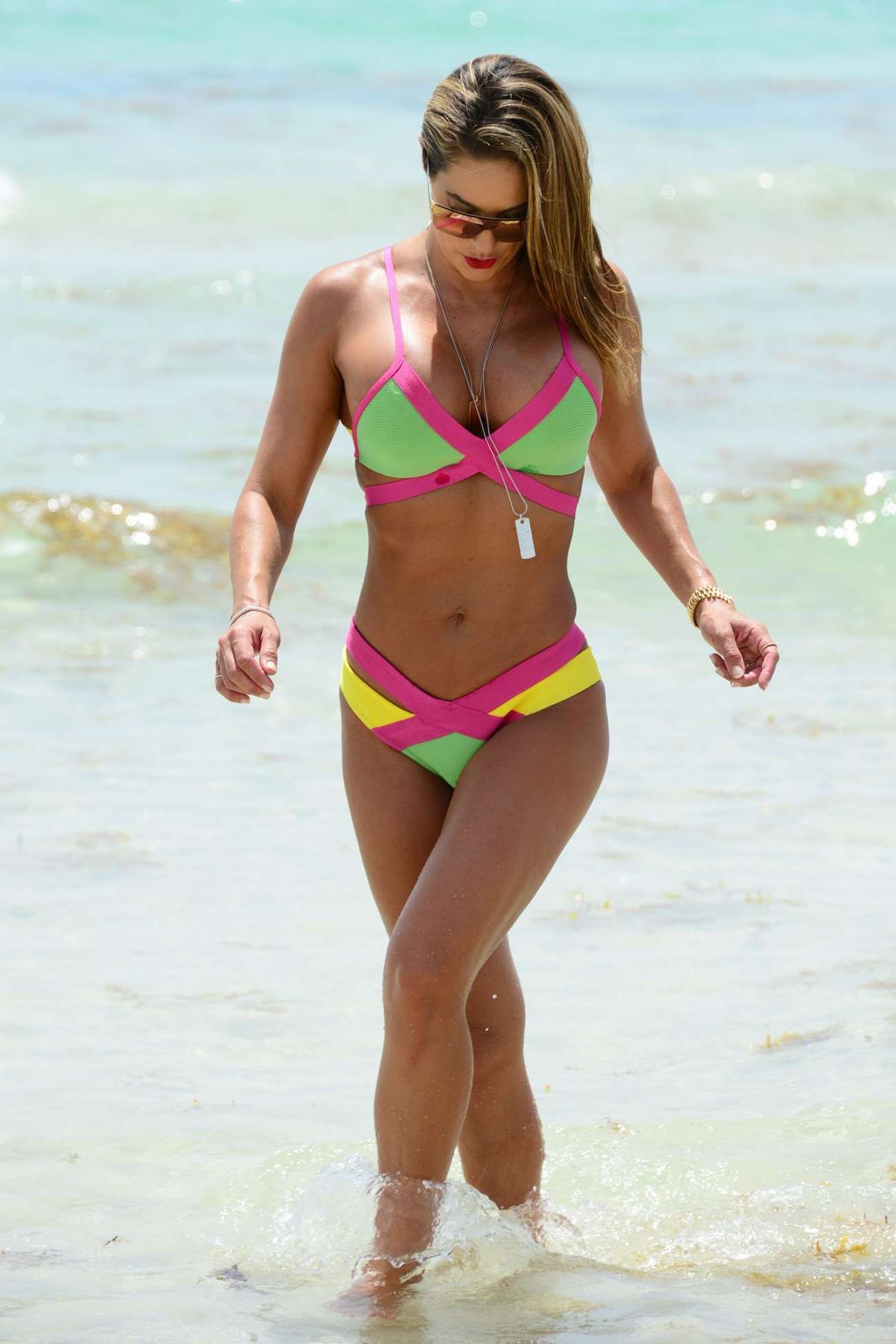 Jennifer-Nicole-Lee-in-Bikini-8