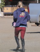 Kaley-Cuoco-Flintridge-Riding-Club-LA-2