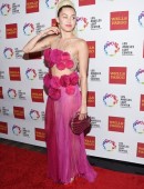 Miley-Cyrus-at-Vanguard-Awards-in-L