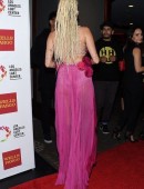 Miley-Cyrus-at-Vanguard-Awards-in-L