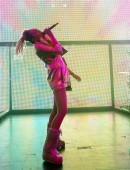 Miley-Cyrus-on-The-Milky-Milky-Milk-Tour-in-Chicago-IL-4