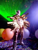 Miley-Cyrus-on-The-Milky-Milky-Milk-Tour-in-Chicago-IL-9