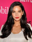 Olivia-Munn-T-Mobile-Un-carrier-X-Launch-LA-1