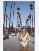 Samantha-Hoopes-Nextdoormodel-Issue-15-3