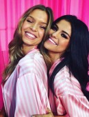 Selena-Gomez-2015-Victorias-Secret-Fashion-Show-1