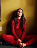 Selena-Gomez-InStyle-UK-Magazine-2016-3