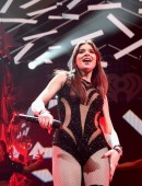 Hailee-Steinfeld-Q102’s-Jingle-Ball-2015-4