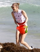 Jaime-King-wearing-a-Swimsuit-at-Miami-Beach-5