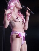 Miley-Cyrus-Tour-Concert-in-Vancouver-1