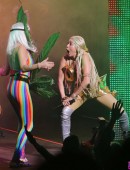 Miley-Cyrus-Tour-Concert-in-Vancouver-19