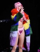 Miley-Cyrus-Tour-Concert-in-Vancouver-8