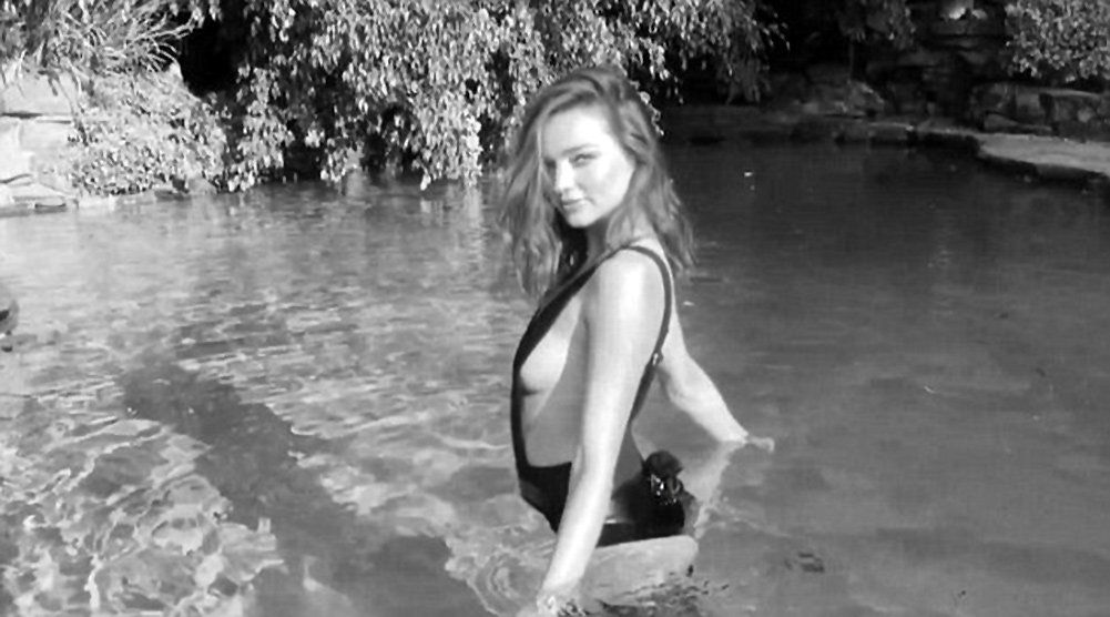 Miranda-Kerr-LOVE-Magazine-Advent-2015-Day-9-9