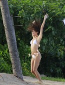 Sara-Sampaio-Victoria's-Secret-Photoshoot-in-St-Barths-2