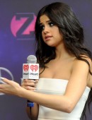 Selena-Gomez-Z100’s-Jingle-Ball-2015-NY-17
