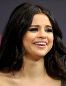 Selena-Gomez-Z100’s-Jingle-Ball-2015-NY-18