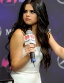 Selena-Gomez-Z100’s-Jingle-Ball-2015-NY-20