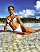 Shanina-Shaik-Bikini-Photoshoot-at-a-Beach-in-Bahamas-2