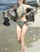 Suki-Waterhouse-and-Immy-Waterhouse-Bikini-Candids-in-Barbados-10