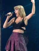 Taylor-Swift-Performing-at-1989-World-Tour-in-Brisbane-8