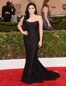Ariel-Winter-at-the-2016-SAG-Awards-LA-7