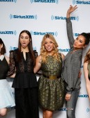 Ashley-Benson-Shay-Mitchell-Lucy-Hale-Troian-Bellisario-and-Sasha-Pieterse-5