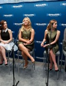 Ashley-Benson-Shay-Mitchell-Lucy-Hale-Troian-Bellisario-and-Sasha-Pieterse-9