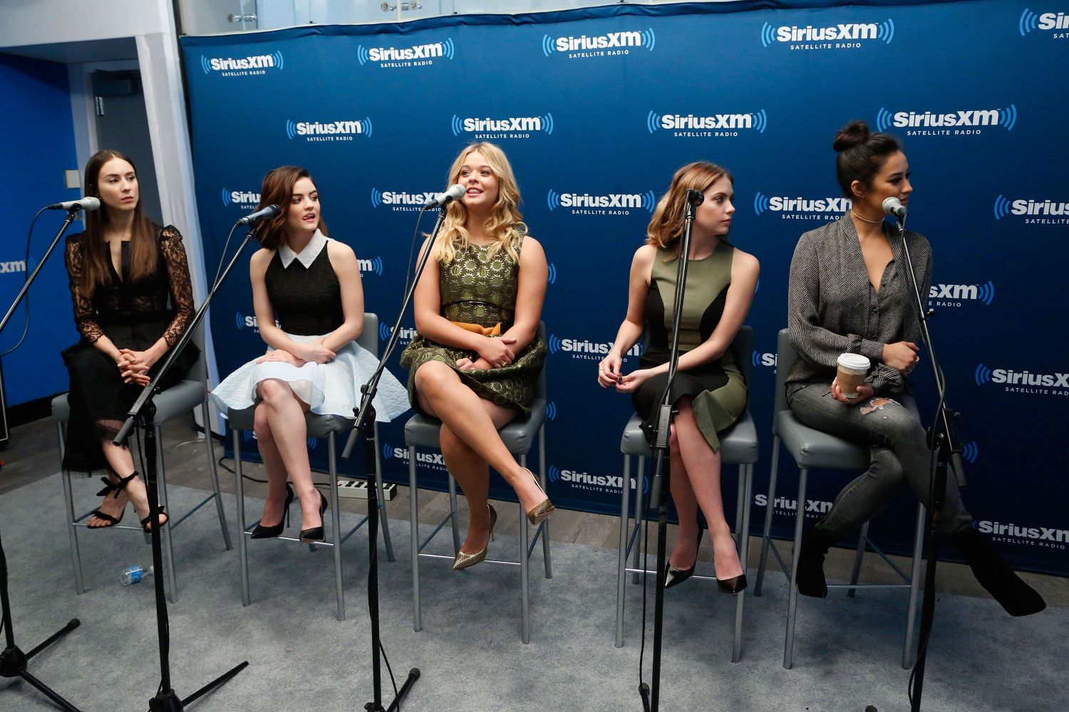 Ashley-Benson-Shay-Mitchell-Lucy-Hale-Troian-Bellisario-and-Sasha-Pieterse-9
