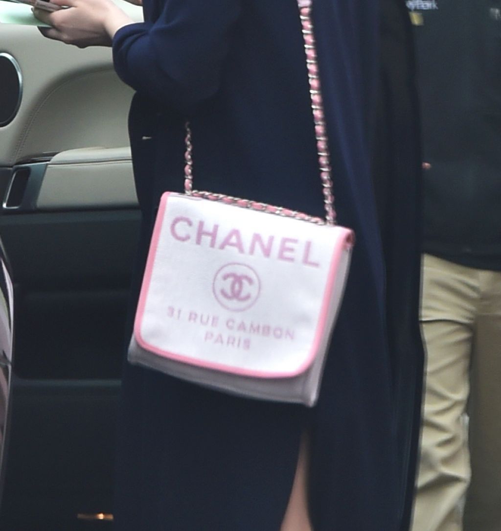 Elle-Fanning-in-Santa-Monica-4