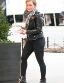 Hilary-Duff-in-Jeans-501