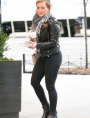Hilary-Duff-in-Jeans-503