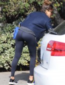 Jessica-Alba-Booty-in-Tights-3