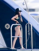 Kendall-Jenner-Bikini-Candids-in-St-Barts-6