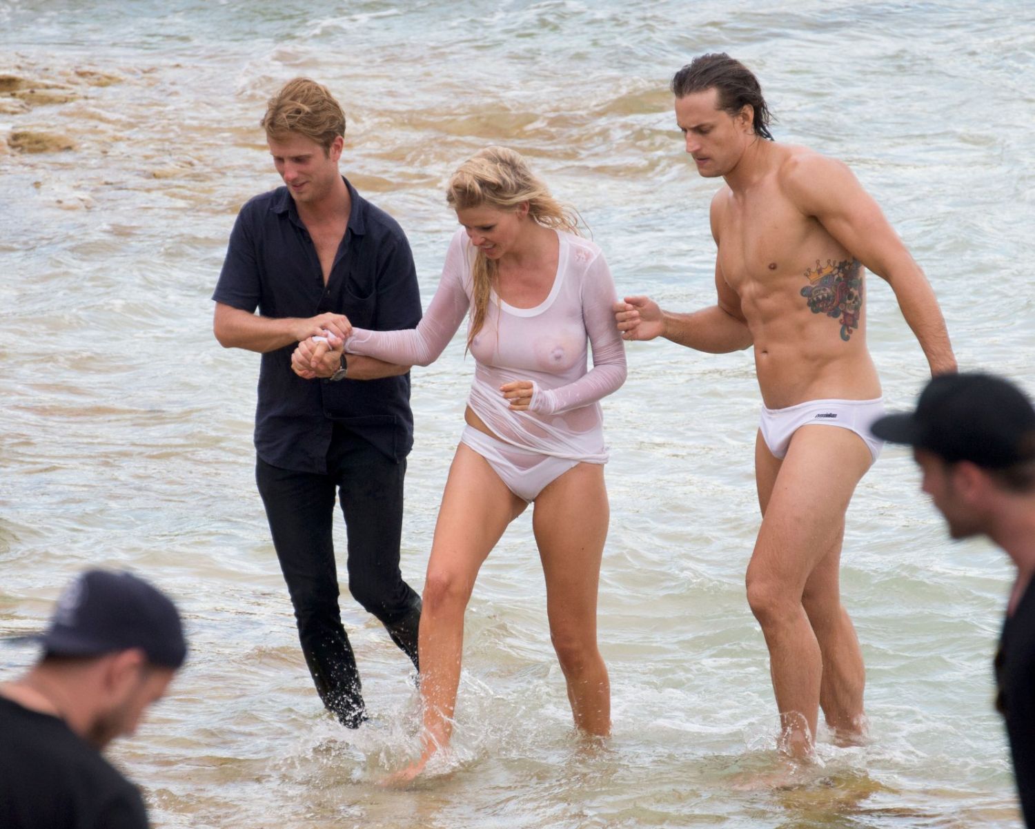 Lara-Stone-in-Wet-T-Shirt-6