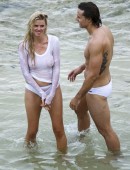 Lara-Stone-in-Wet-T-Shirt-8