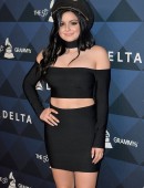 Ariel-Winter-Delta-Airlines-Site-and-Sounds-3