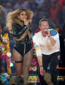 Beyonce-Knowles-at-Pepsi-Super-Bowl-50-3