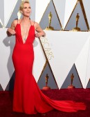 Charlize-Theron-88th-Annual-Academy-Awards-4