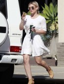 Hilary-Duff-Leggy-802